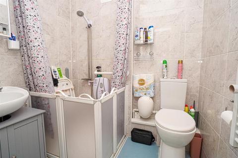 1 bedroom flat for sale, St. Helens Crescent, Hastings