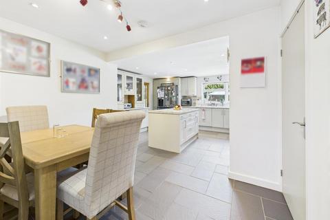 Treyarnon Main Road, Huntley, Gloucester, GL19 3EA