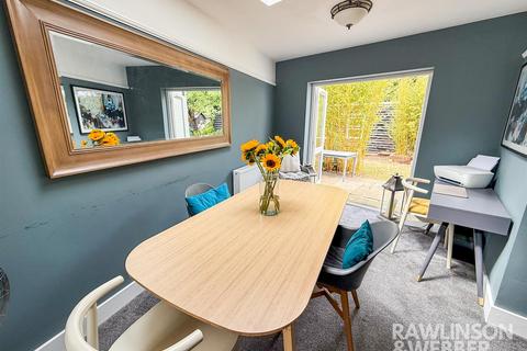 3 bedroom chalet for sale, Walton Road, West Molesey KT8