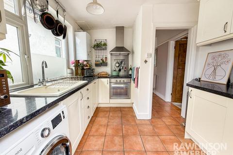 3 bedroom chalet for sale, Walton Road, West Molesey KT8