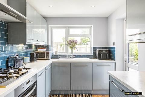 61 Cecil Crescent, Hatfield, AL10 0HG