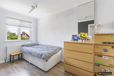 61 Cecil Crescent, Hatfield, AL10 0HG