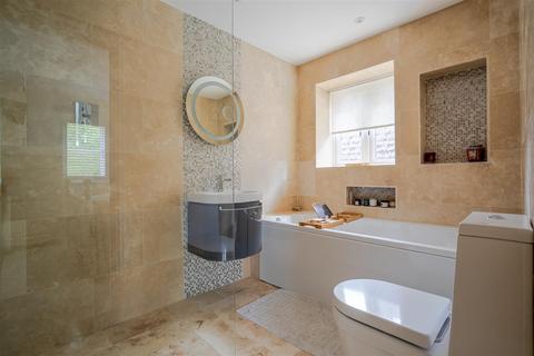 8 Kaynes Park, Ascot, SL5 8DP