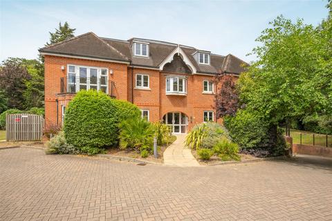 Flat 7, Chasemount Snows Ride, Windlesham, GU20 6LN