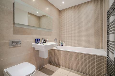 Flat 7, Chasemount Snows Ride, Windlesham, GU20 6LN