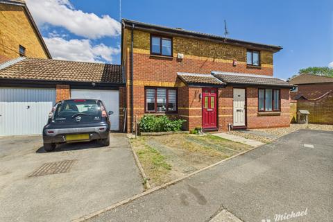 3 bedroom house for sale, The Pastures, Aylesbury, Buckinghamshire