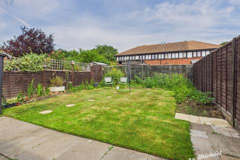 3 bedroom house for sale, The Pastures, Aylesbury, Buckinghamshire