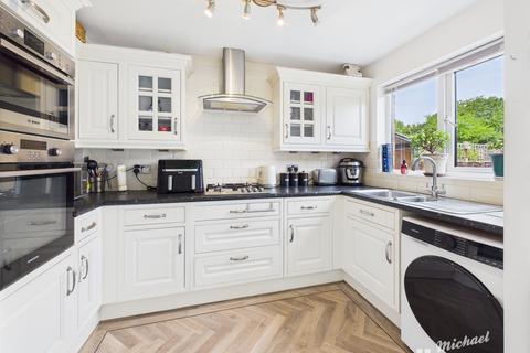 3 bedroom house for sale, The Pastures, Aylesbury, Buckinghamshire