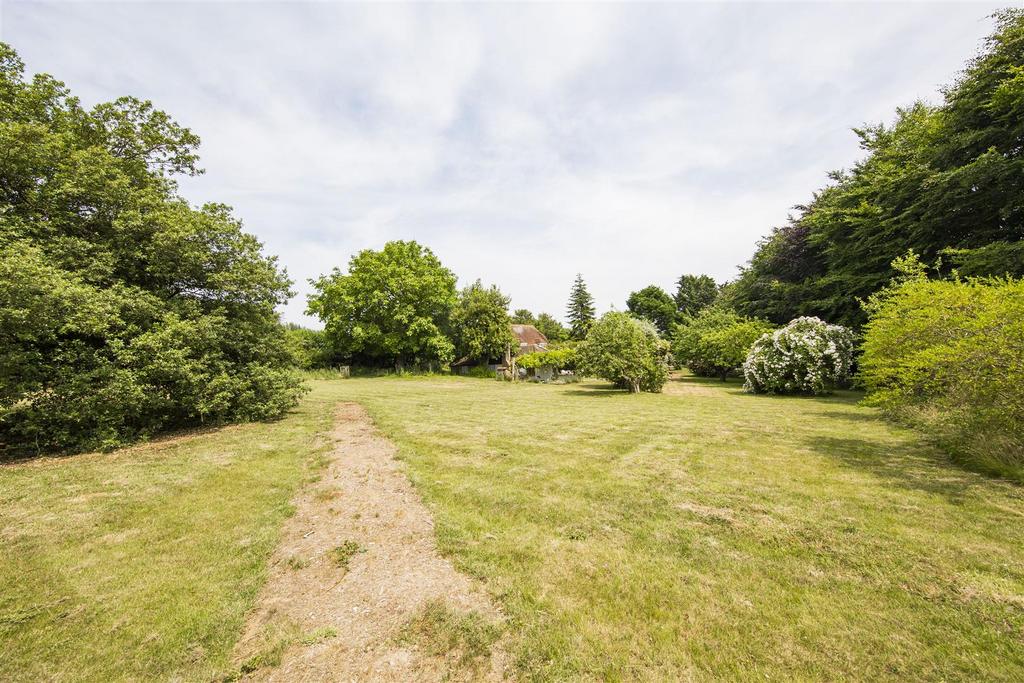 Approx.0.75 acre Plot