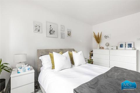 2 bedroom apartment to rent, High Road, East Finchley, London, N2
