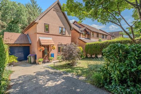 3 bedroom detached house for sale, Daffodil Court, Cwmbran NP44