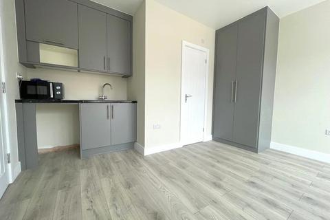 undefined, Basildene Road, Greater London TW4
