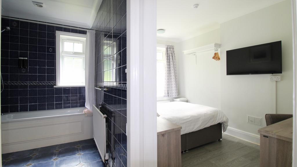 Bedroom 9/en-suite