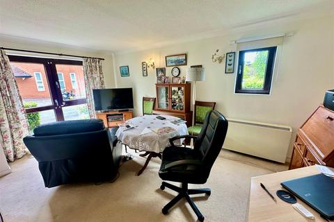 undefined, South Street, Farnham