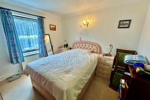 undefined, South Street, Farnham