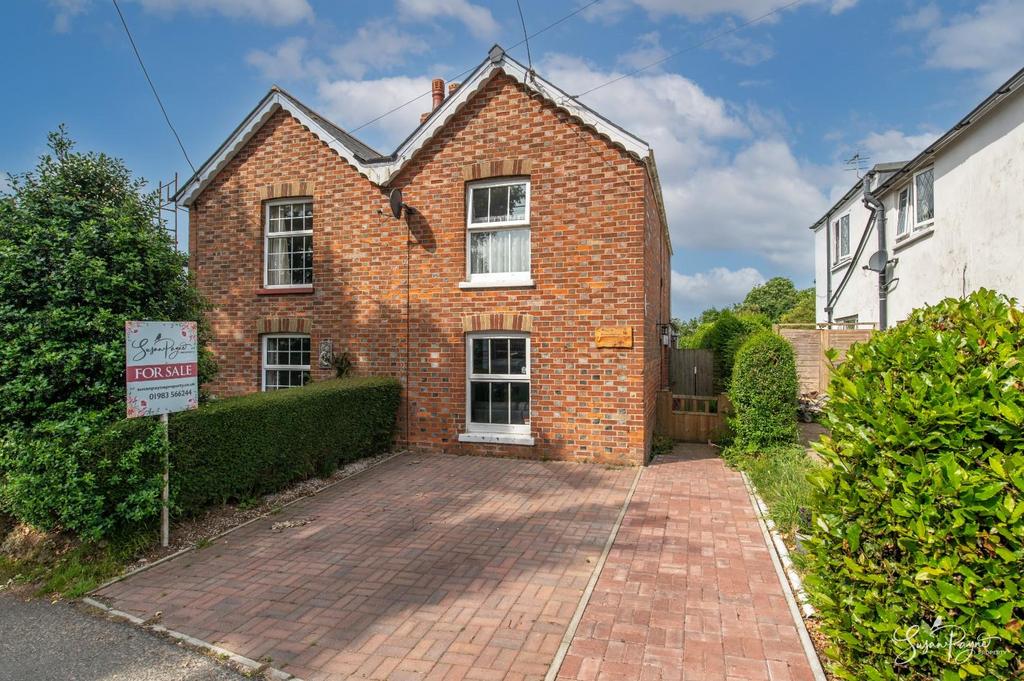 Church Road, Havenstreet, Ryde 2 bed semi-detached house - £300,000