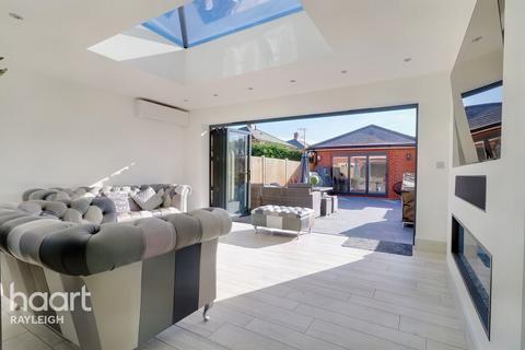 4 bedroom townhouse for sale, Kelso Close, Rayleigh