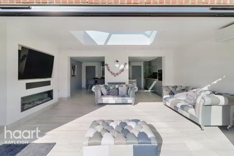 4 bedroom townhouse for sale, Kelso Close, Rayleigh