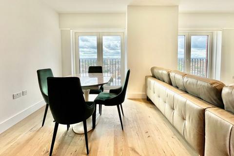2 bedroom apartment to rent, Exchange Gardens, London SW8
