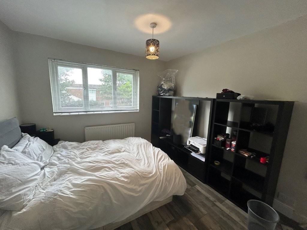Bed 3.jpg