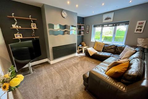 3 bedroom semi-detached house for sale, Laburnum Avenue, Garden Village, Hull