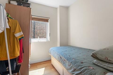 2 bedroom apartment for sale, Litchfield Gardens, London, NW10