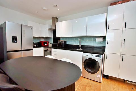 2 bedroom flat for sale, Elstree Way, Borehamwood