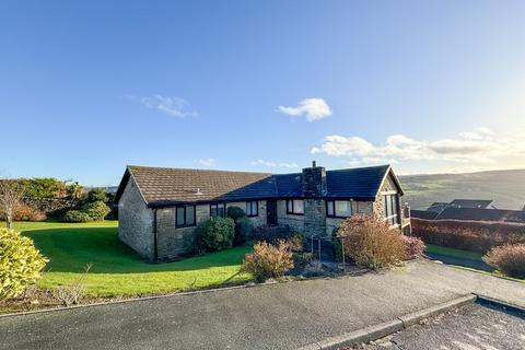 4 bedroom detached bungalow for sale, High Croft, Holmfirth HD9