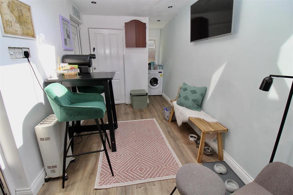 Side Room/Snug