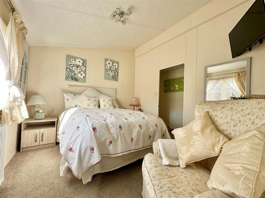 Bedroom1.jpg