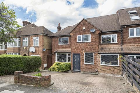 Cedar Rise, Southgate, N14