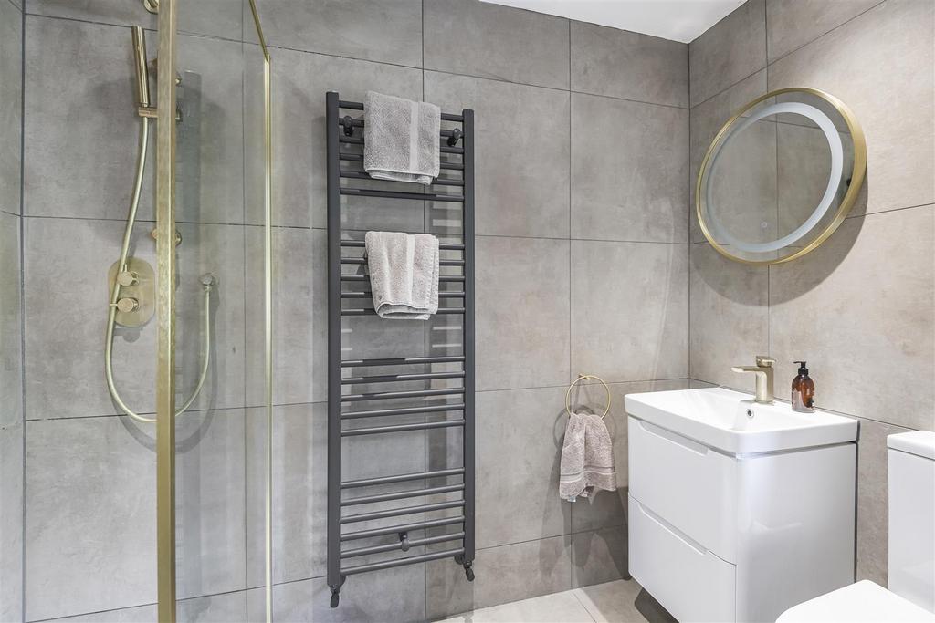 Ensuite shower room