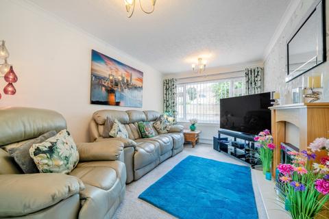 3 bedroom detached house for sale, Yalding Drive, Nottingham NG8