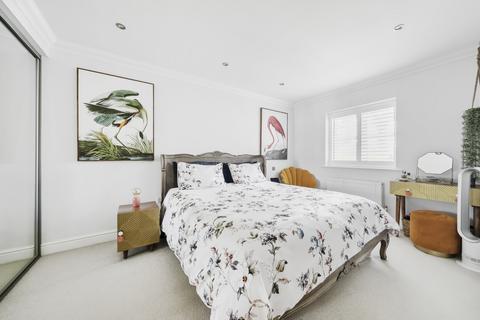 4 Broomfield, Binfield, Bracknell, RG42 4AQ