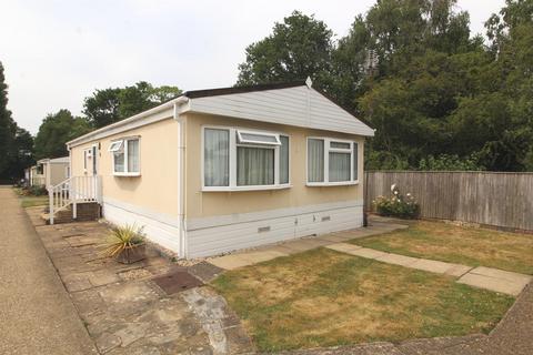 2 bedroom mobile home for sale, Barnet Road, Barnet EN5