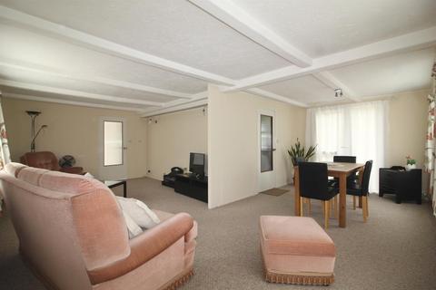 2 bedroom mobile home for sale, Barnet Road, Barnet EN5