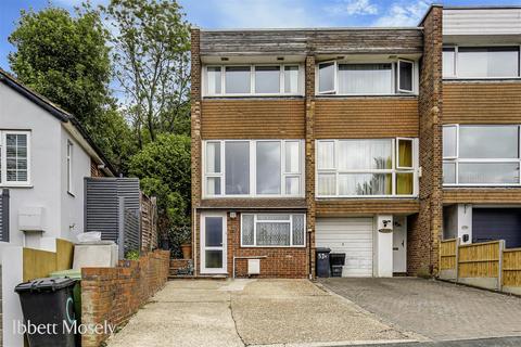 3 bedroom end of terrace house for sale, Sunningvale Avenue, Biggin Hill TN16