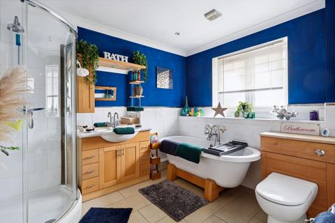 5 bedroom detached house for sale, 33A Rydens Avenue, Walton-on-Thames, Surrey, KT12 3JE