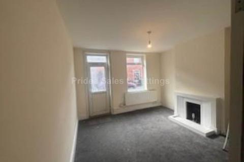 2 bedroom terraced house to rent, Cross St, Lincoln