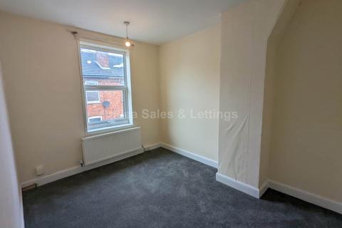 2 bedroom terraced house to rent, Cross St, Lincoln