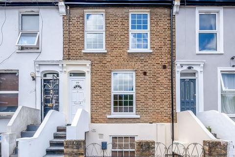 Flat 2, 210 Congleton Grove, London, SE18 7HL