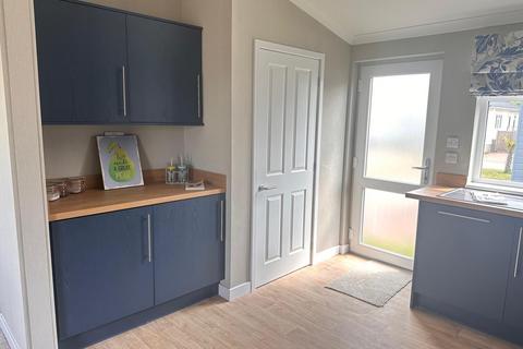2 bedroom park home for sale, Bury St. Edmunds, Suffolk, IP28