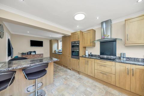 4 bedroom detached house for sale, Perowne Way, Ware SG11