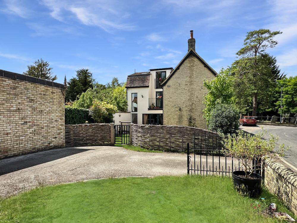 F80e093c3d785bd6ca8f11e9d971908715c995d3