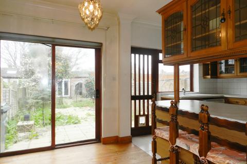 3 bedroom terraced house for sale, Ladysmith Road, Enfield EN1