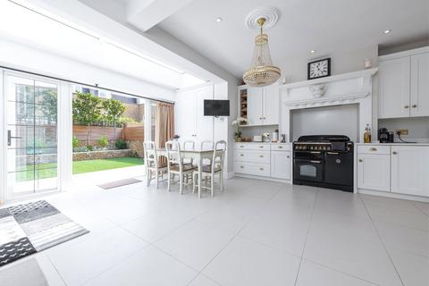 4 bedroom terraced house for sale, Bracken Avenue, London, SW12