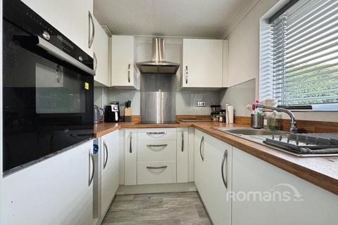 2 bedroom apartment for sale, Lawrence Dale Court, Basingstoke