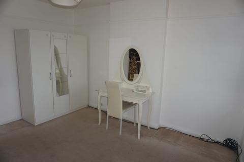 3 bedroom semi-detached house for sale, Burwell Av, UB60NU