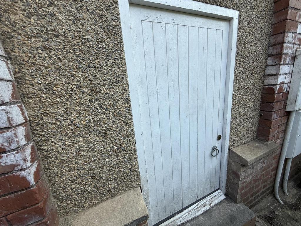 Access to cellar
