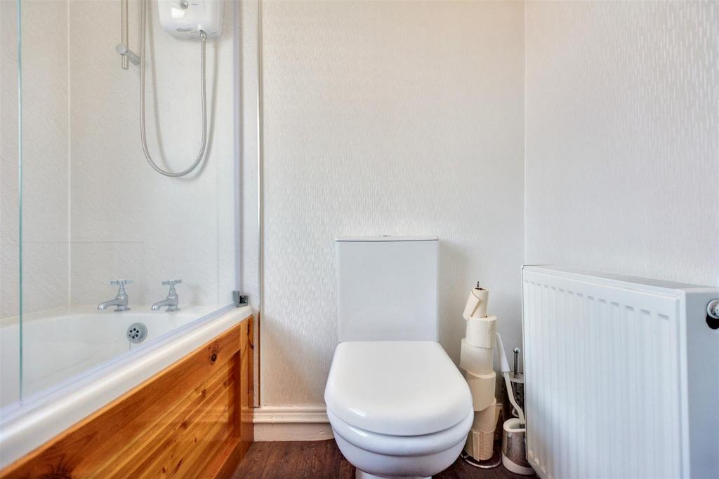 Bathroom 2.jpeg